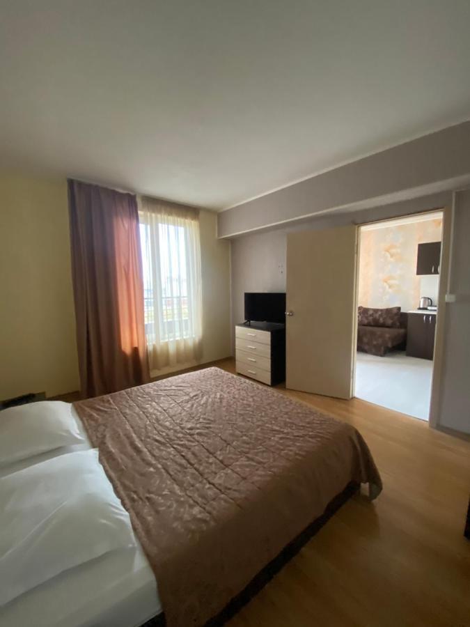 Apartments Danita & Restaurant&Pool Bar Βάρνα Εξωτερικό φωτογραφία