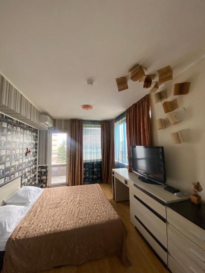 Apartments Danita & Restaurant&Pool Bar Βάρνα Εξωτερικό φωτογραφία