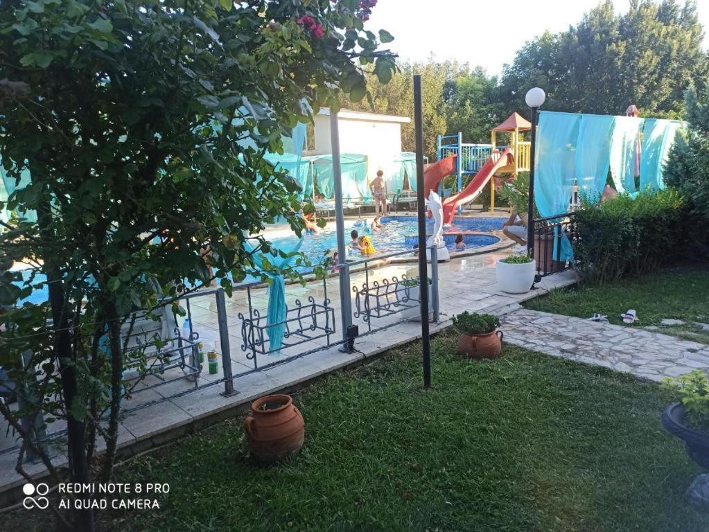Apartments Danita & Restaurant&Pool Bar Βάρνα Εξωτερικό φωτογραφία